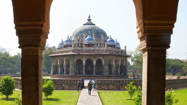 Isa Khan Tomb - Delhi Travel Guide
