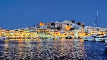 Night view of the town of Naxos by Evangelos Mpikakis via Unsplash