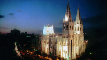San Sebastian Church in Manila by Asolrac1 via Wikipedia CC