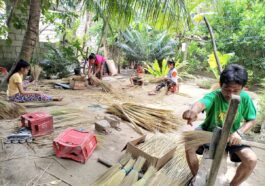 Broom makers in Romblon