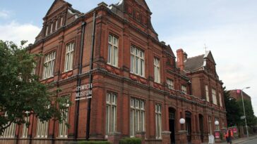 Ipswich Museum by Cmglee via Wikipedia CC