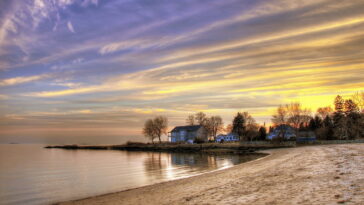 Sunset in Jacob's Beach in Guilford CT by Slack12 via Flickr CC