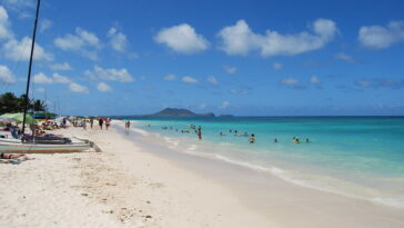 Lanikai Beach near Honolulu by Matt Sims via Flickr CC
