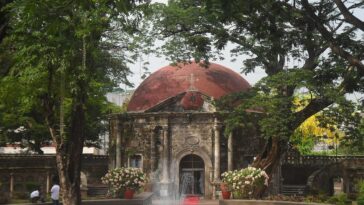 St. Pancratius Chapel at the rear of Paco Park by Carlojoseph14 via Wikipedia CC