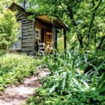 Charming Cabin Airbnb Rental Near Deep Ellum & Fair Park