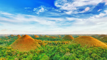 Chocolate Hills in Bohol photo via Depositphotos
