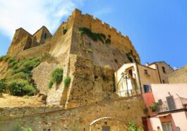 Earth houses for Rent Aribnb in Rocca Imperiale, Calabria