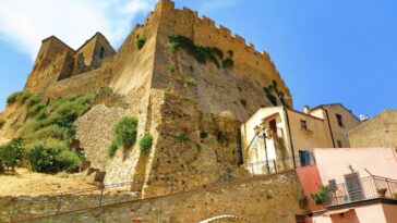 Earth houses for Rent Aribnb in Rocca Imperiale, Calabria
