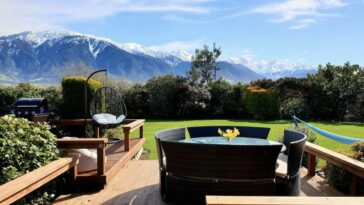 Kaikoura Airbnb with a view and hot tub