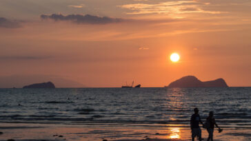 Satang Island Sunset by Dustin Iskandar via Flickr CC