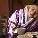 20 stacked plates reach the height of a pair of chopsticks!
