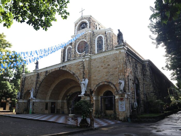 Dipolog Cathedral by Patrickroque01 via Wikimedia Commons
