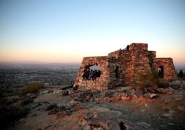 Dobbins Lookout at South Mountain in Phoenix, Arizona by Gage Skidmore via Wikimedia cc