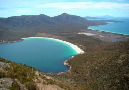 Freycinet Wineglass Bay And Promise Bay by Bjorn Christian Torrissen via Wikimedia cc