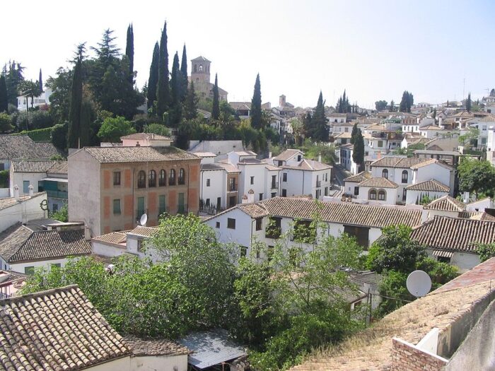 Albaicín, Granada by Miguel303xm via Wikimedia cc