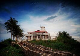 Capul Island Lighthouse by Gelo Photography via Wikipedia cc