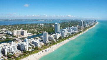 Miami Beach by Antonio Cuellar via Unsplash