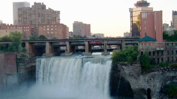 Genesee River, High Falls, Rochester, NY by Ken Gallager via Wikimedia cc