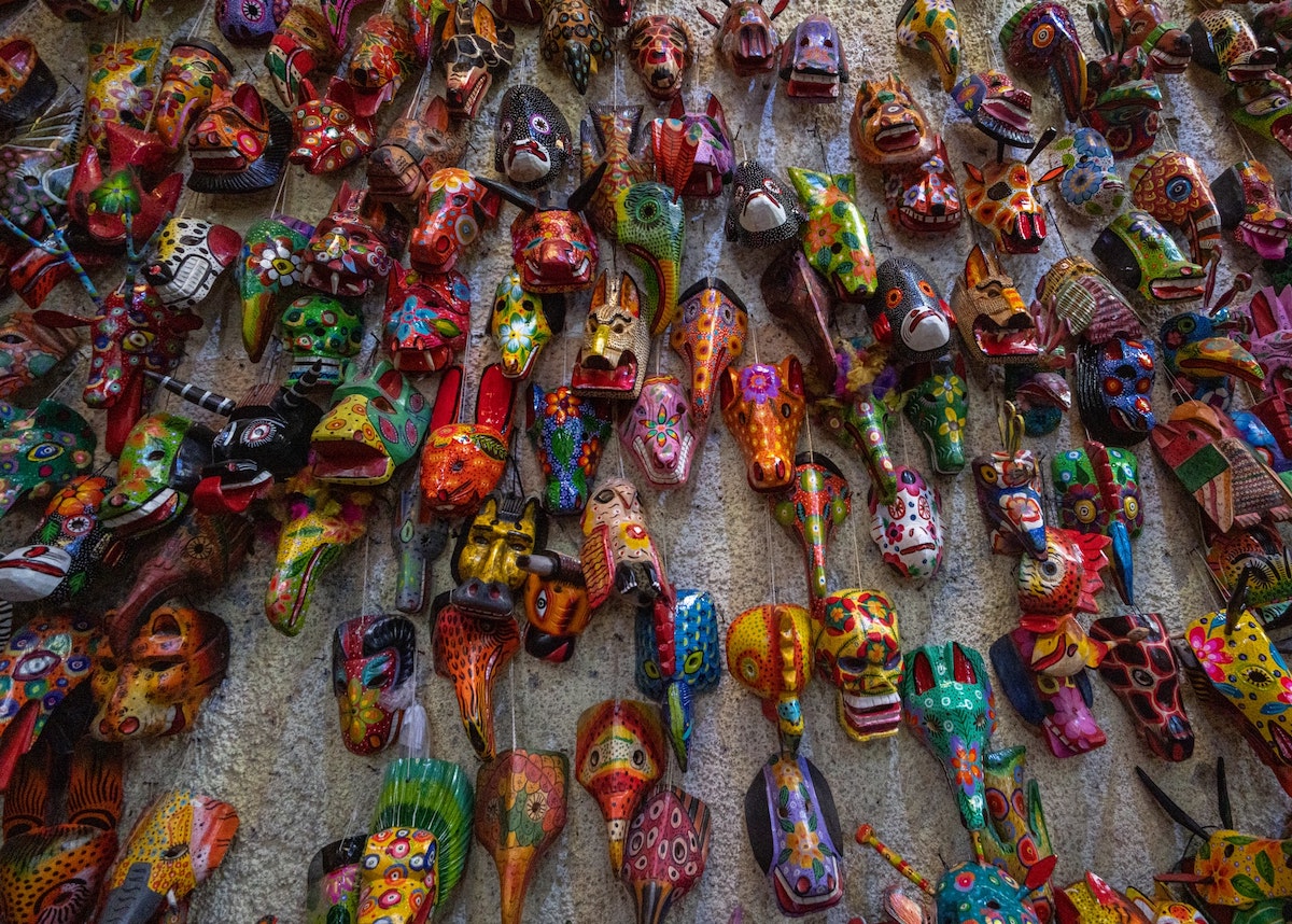 Mercado de Chichicastenango by mana5280 via Unsplash