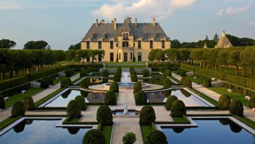Oheka Castle by OhekaCastleNY via Wikimedia cc