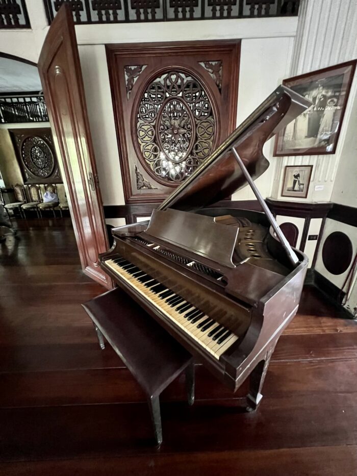 Old Piano