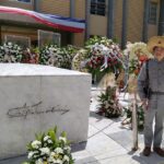 A Republica Filipina Reenactor at Apolnario Mabinis tomb