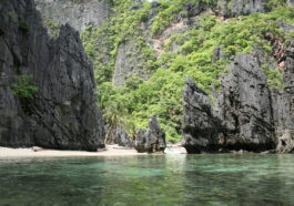 Secret Lagoon in El Nido by Tuan Nguyen via Flickr cc