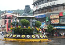 Ulo ng Apo Monument by Elmer B. Domingo via Wikimedia cc