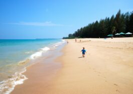 Khuk Khak Beach by @flashpackinglife via Flickr cc