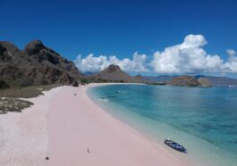 Labuan Bajo photo by Aruka Death via Unsplash