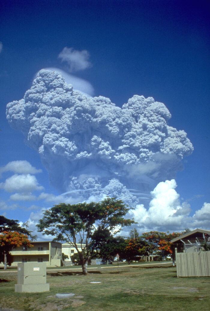 1991 eruption of Mount Pinatubo by Richard Hoblitt via Wikimedia cc