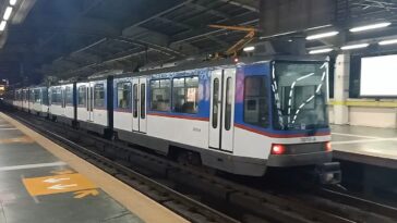 A train of the MRT Line 3 by LMP2001 via Wikimedia cc