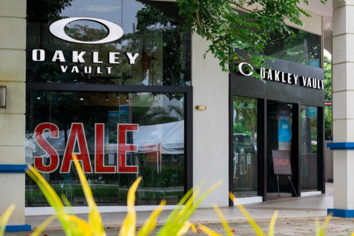 OAKLEY
