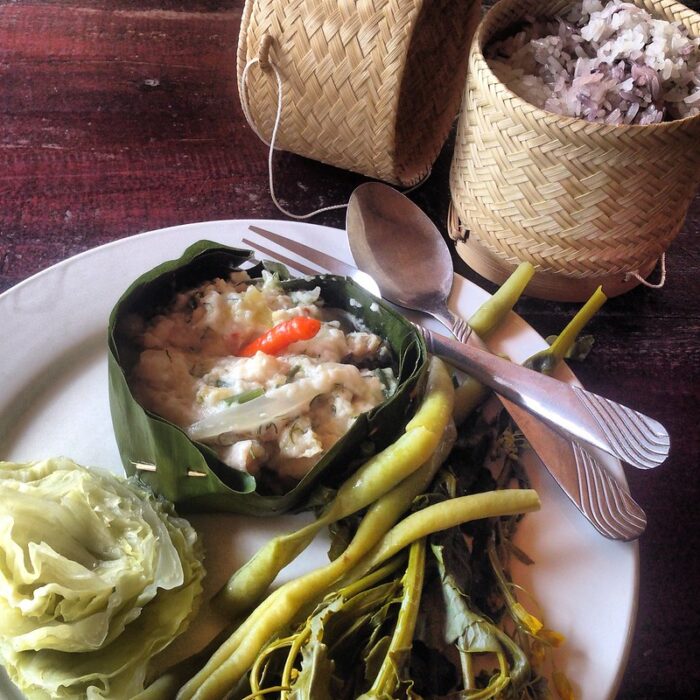 Mok Pa (steamed fish) with sticky rice by James Antrobus via Flickr cc
