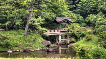 Sankei-en Gardens by Joe deSousa via Wikimedia cc