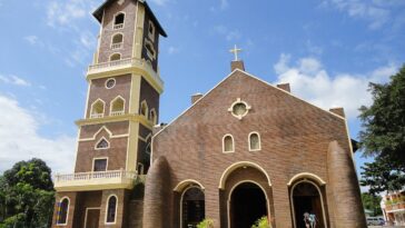 Piat Basilica by JmKissme via Wikimedia cc