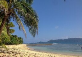 Casapsapan Beach by Kyendc via Wikimedia cc