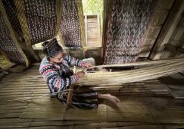 Tboli Tinalak Weaver at Lang Dulay Weaving Center
