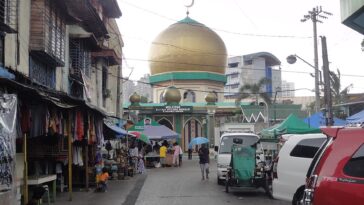 Manila Golden Mosque by Patrick Roque via Wikimedia cc