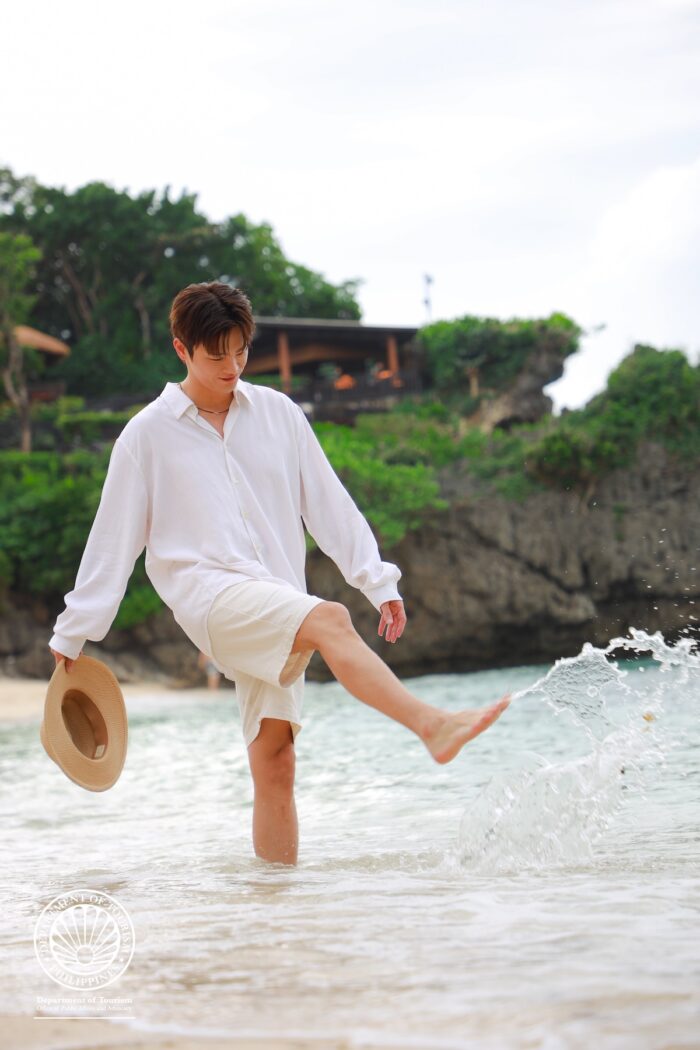 South Korean Star and New Philippine Tourism Ambassador Seo In Guk explores Boracay