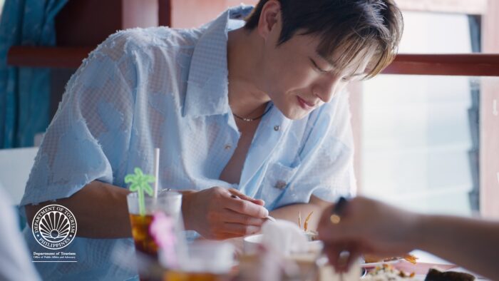 South Korean Star and New Philippine Tourism Ambassador Seo In Guk tried Seafood in Boracay