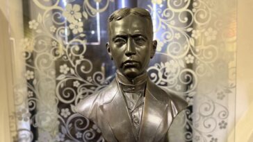 The bust of Leon Apacible