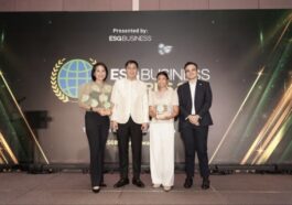 Cebu Pacific officials receive the "Diversity & Inclusion" and "Sustainable Transportation" awards during the ESG Business Awards 2025 in Malaysia. From left: Candice Iyog, CEB Chief Marketing and Customer Experience Officer; Felix Lopez, CEB Chief Human Resources Officer; and Aileen Isidro, CEB Vice President for Corporate Strategy and Risk Officer, with ESG Business Awards judge Jimmy Tee.