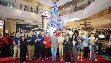 GH Mall Lit Up For Christmas. Ortigas Land President & CEO Jose Emmanuel “Junie” H. Jalandoni, with EVA Airways Corp. Junior Vice President Rick Hsieh, led the ceremonial Christmas Tree lighting at the GH Mall. Joining them were San Juan City Mayor Francis Zamora with family; Vice Mayor Angelo Agcaoili, members of the Ortigas family, and RCBC executives.