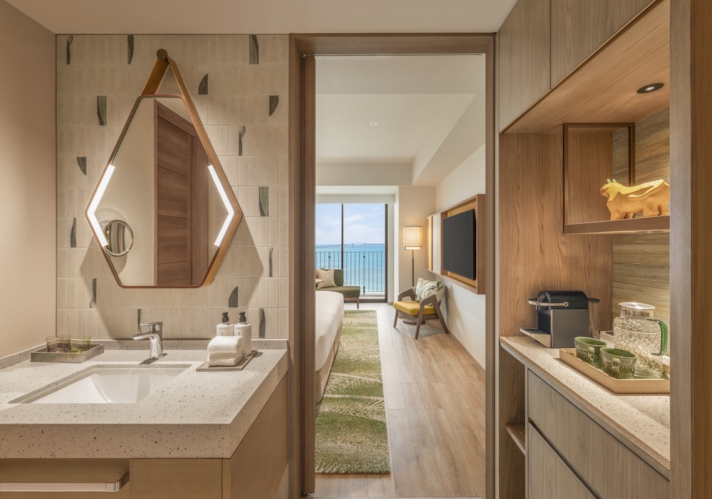 King Delux Room Ocean View Bathroom
