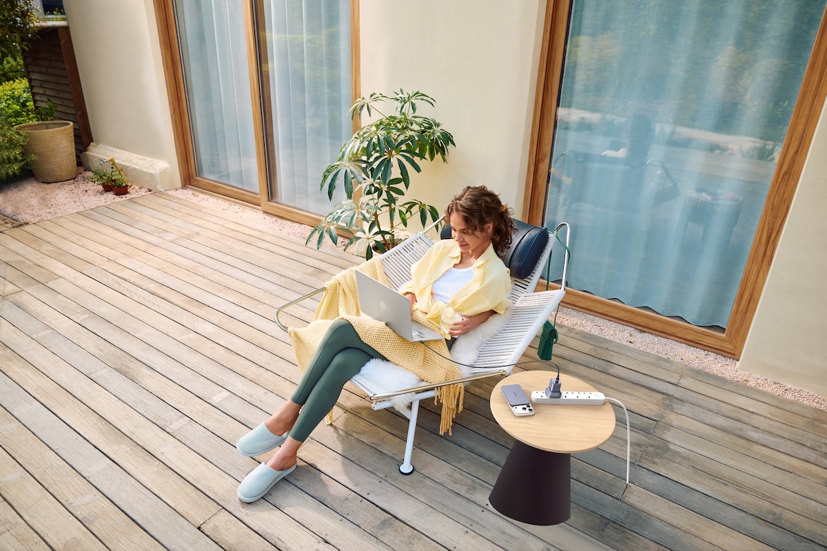 UGREEN Launches New Chargers and Trackers for Hassle-Free Lightweight Summer Travel