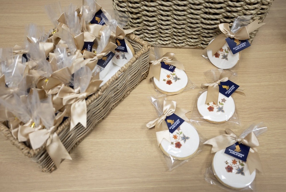 Specially prepared commemorative batik-designed cookies were distributed to customers boarding flight SQ917 as a token of the airlines’ appreciation.