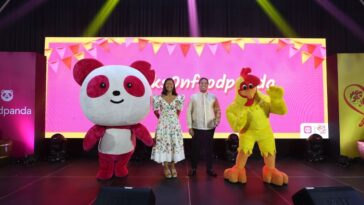 Patricia Jacinto of foodpanda Philippines and Maverick Leonardo T. Javier of Andok_s Litson Corporation marked the partnership between the two brands during Pista ng Sarap