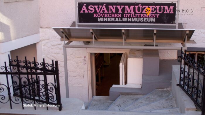 Siofok Museum of Minerals by Szlias via Wikimedia CC