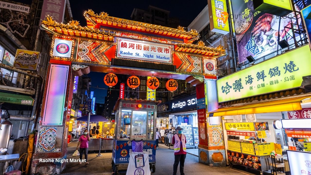 Raohe Street Night Market Travel Guide: Taipei’s Ultimate Street Food Adventure